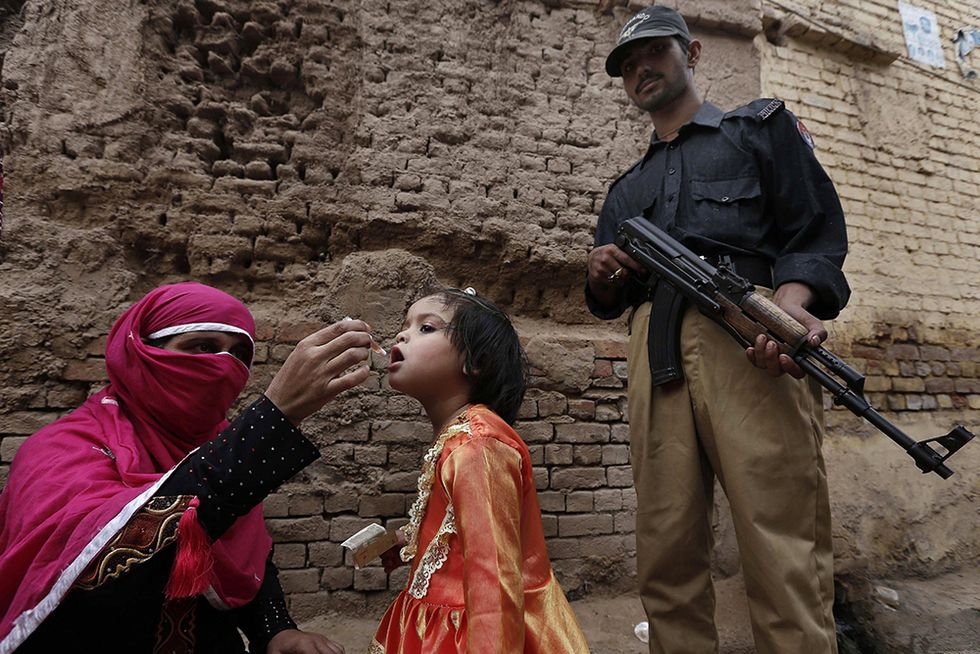 Vaccino antipolio in Pakistan e altre foto del giorno, 24.10.2013