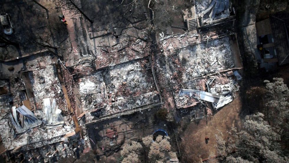 Le foto dei droni sulle Montagne Blu di Sydney, divorate dagli incendi