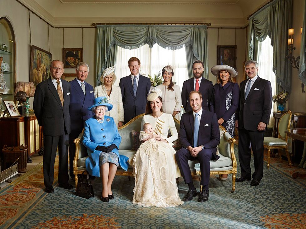 La regina Elisabetta coi tre eredi e altre foto del giorno, 25.10.2013