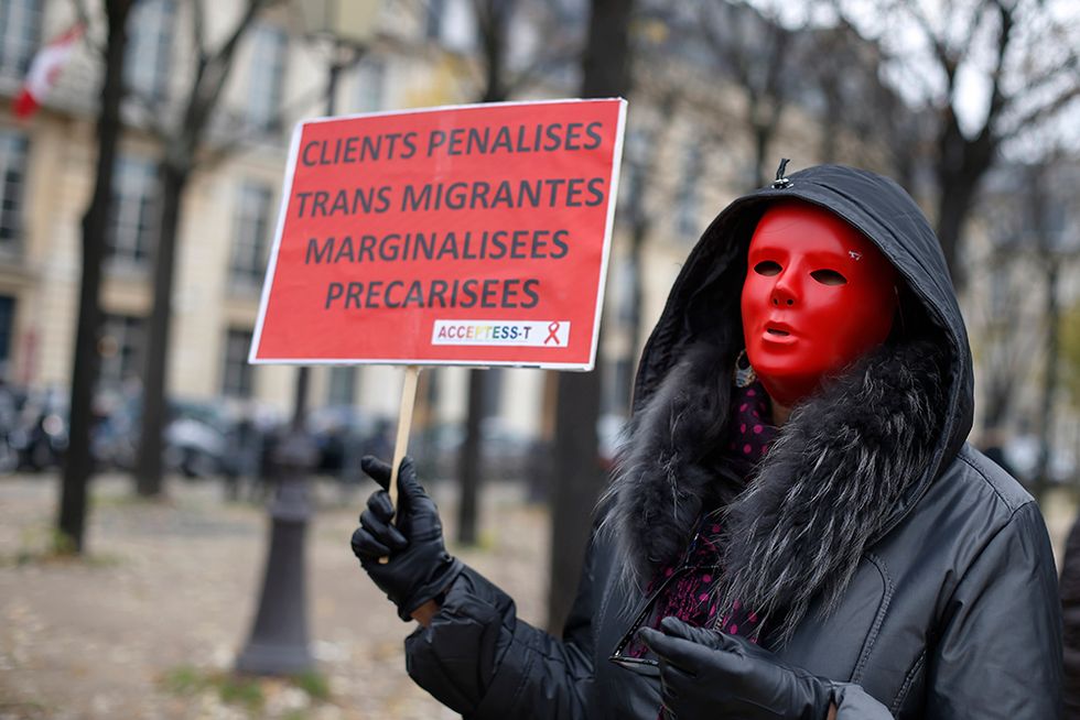 Prostitute contro le sanzioni ai clienti in Francia e altre foto del giorno, 29.11.2013