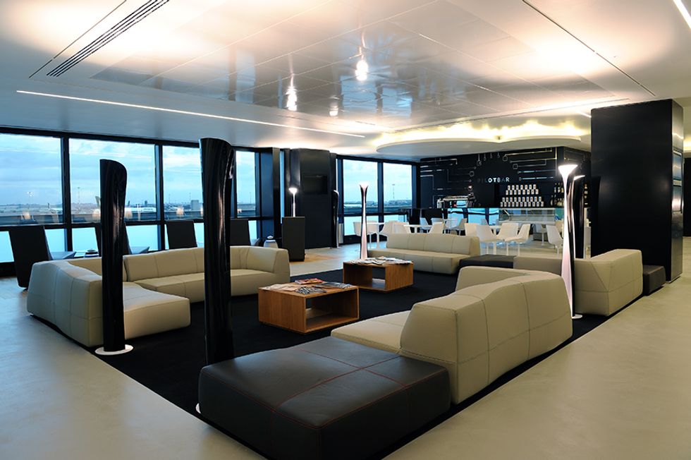 Alitalia: la nuova lounge (con simulatore di volo) a Fiumicino