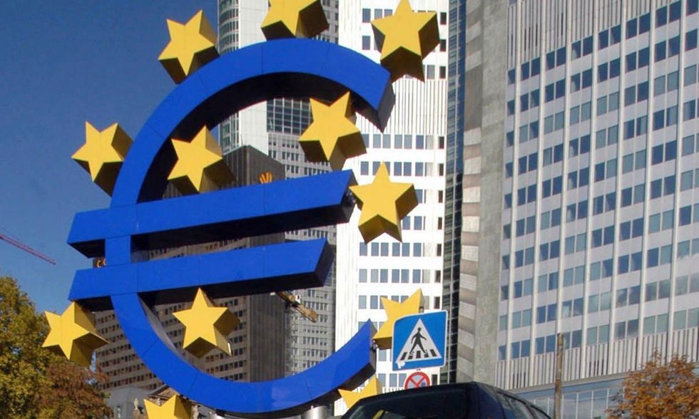Crisi dell'euro: produrre di più per guadagnare di meno