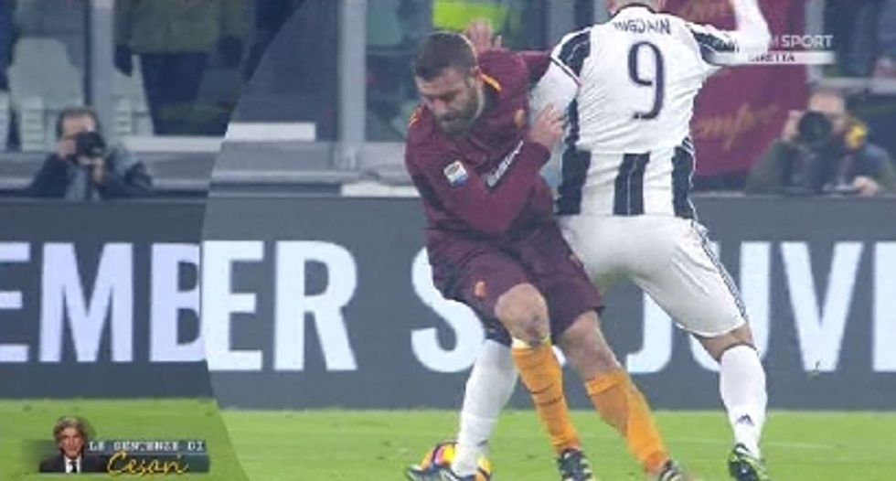 17a giornata, errori arbitrali: Orsato, mancano due rigori in Juventus-Roma