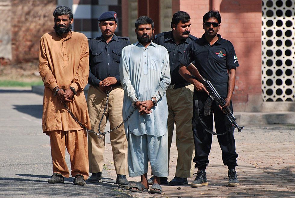 I fratelli cannibali a processo in Pakistan e altre foto del giorno, 09.05.2014