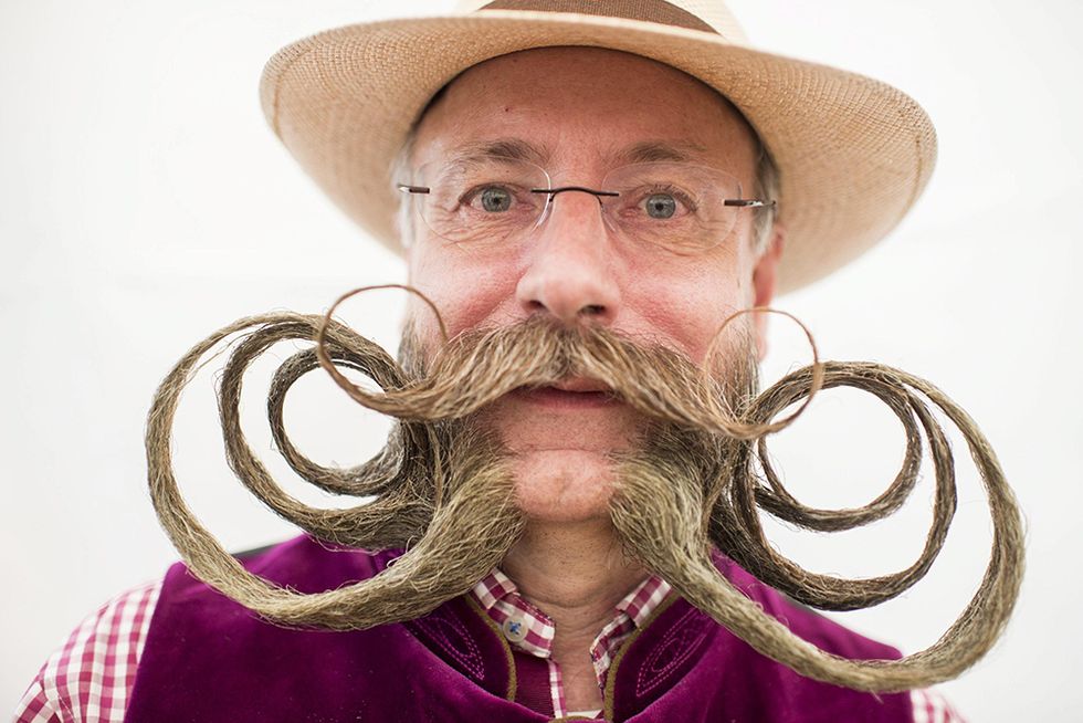 Il campionato europeo di barbe e baffi in Svizzera