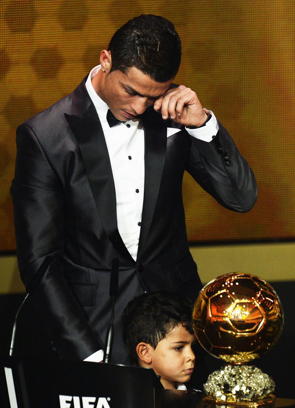Le lacrime di Cristiano Ronaldo commuovono il mondo - FOTO