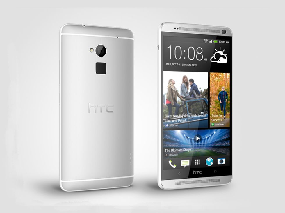 HTC One Max, scordatevi il caricabatterie