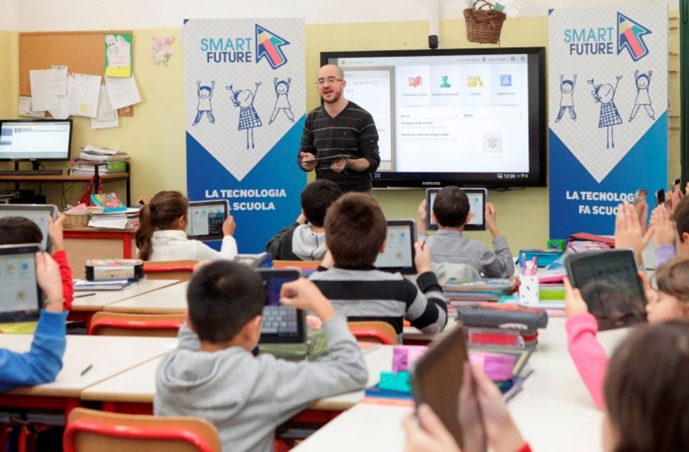 Dai quaderni al tablet: alla scoperta della prima scuola smart d'Italia