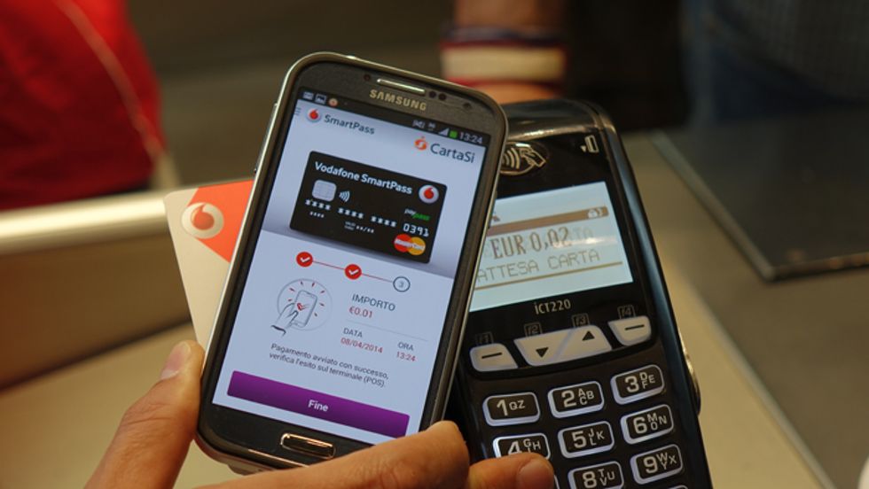 Vodafone lancia i pagamenti NFC: ecco cosa serve per pagare con lo smartphone