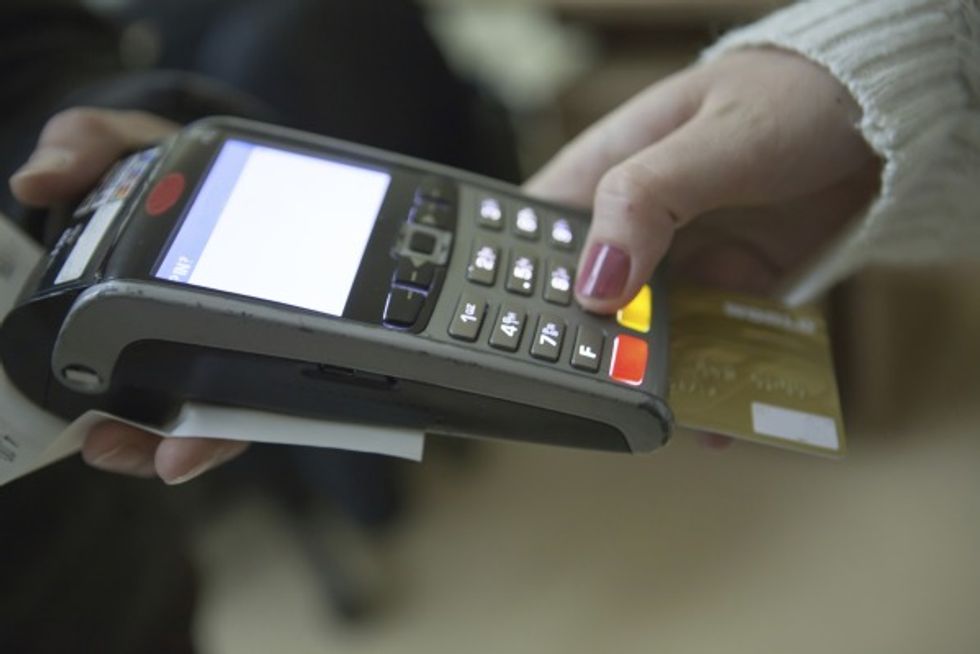 Pagamenti con il bancomat: cosa si può fare e cosa no