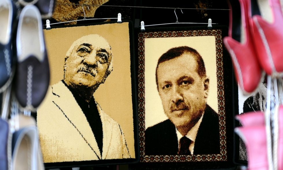 A colpi d’intercettazioni s’infiamma la guerra contro il premier turco