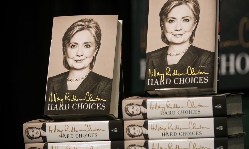 Quattro buoni motivi per non leggere il libro di Hillary Clinton