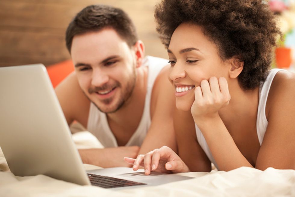 C'è razzismo nel dating online?