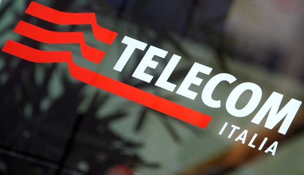 Telecom Italia è costretta a giocare sempre in difesa