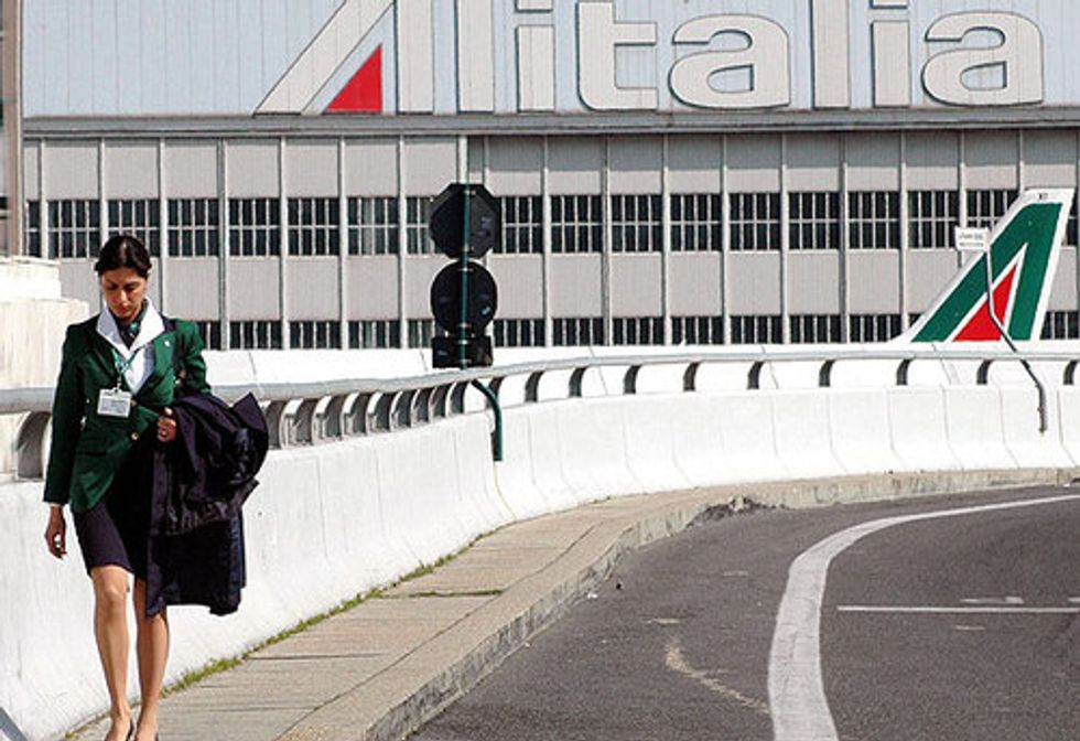 Alitalia, no agli esuberi, sì alla ridistribuzione del lavoro