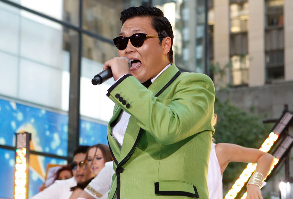 Gangnam Style, la traduzione della hit di PSY (dopo i flash mob in tutta Italia)