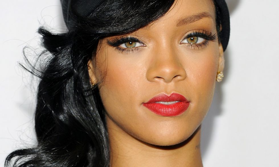 Rihanna splende in 'Diamonds' e 'Unapologetic'. La ascoltiamo da sempre, non la compriamo (quasi) mai