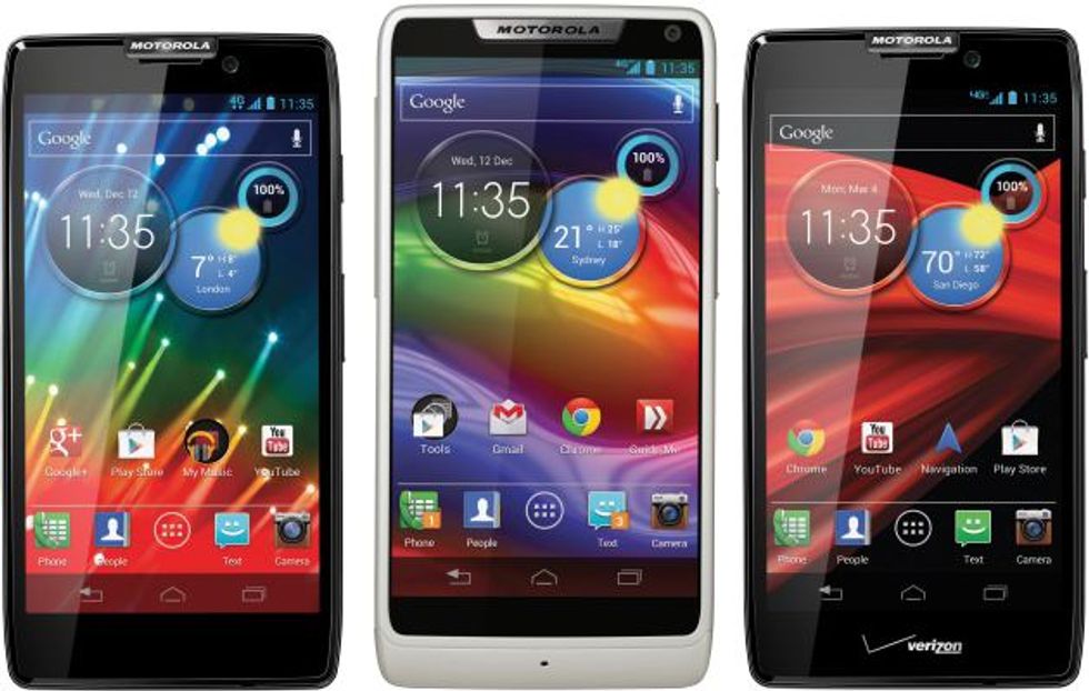 Motorola, tre nuovi Razr per rispondere all’iPhone 5