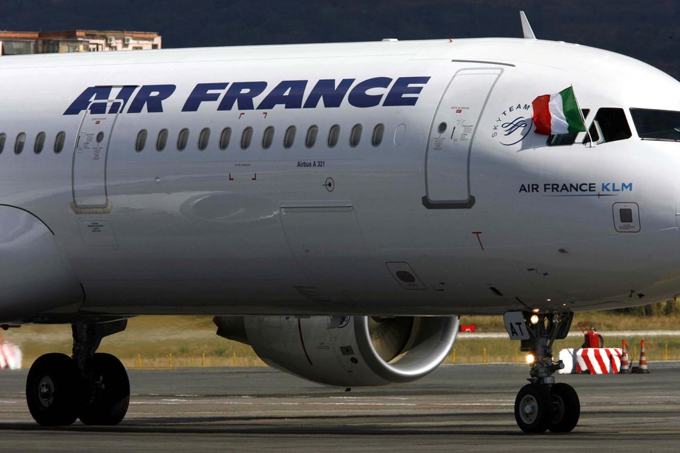 Alitalia, i rischi della trattativa con Etihad e di un’uscita di Air France