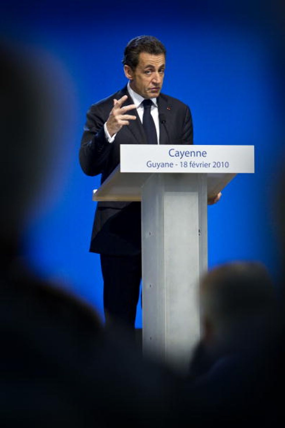 Sarkozy è tornato. Ma ora lotta contro Marine Le Pen