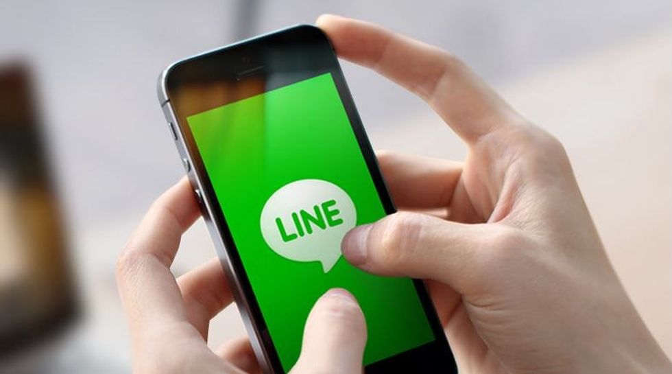 Line sfida Whatsapp introducendo i messaggi autodistruggenti