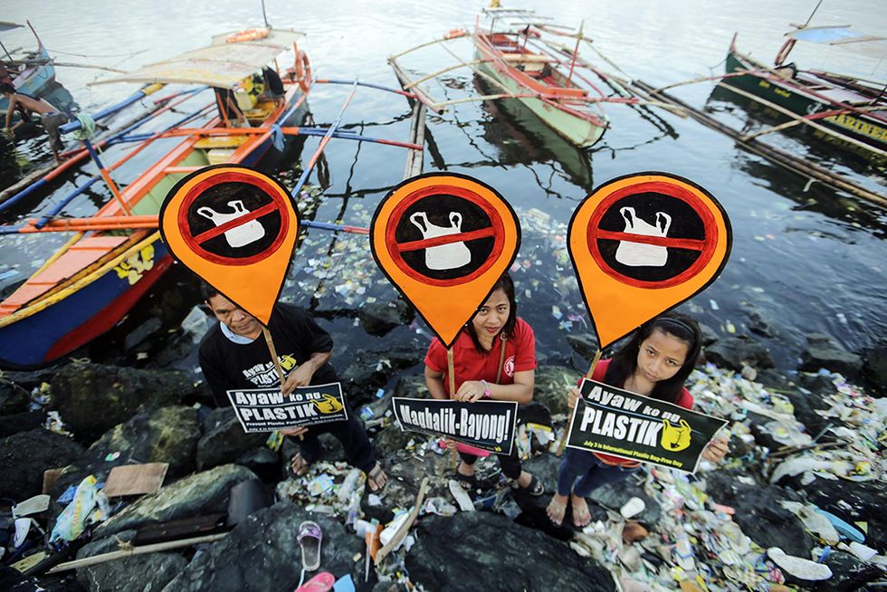 La Giornata mondiale senza sacchetti di plastica e altre foto del giorno, 03.07.2014