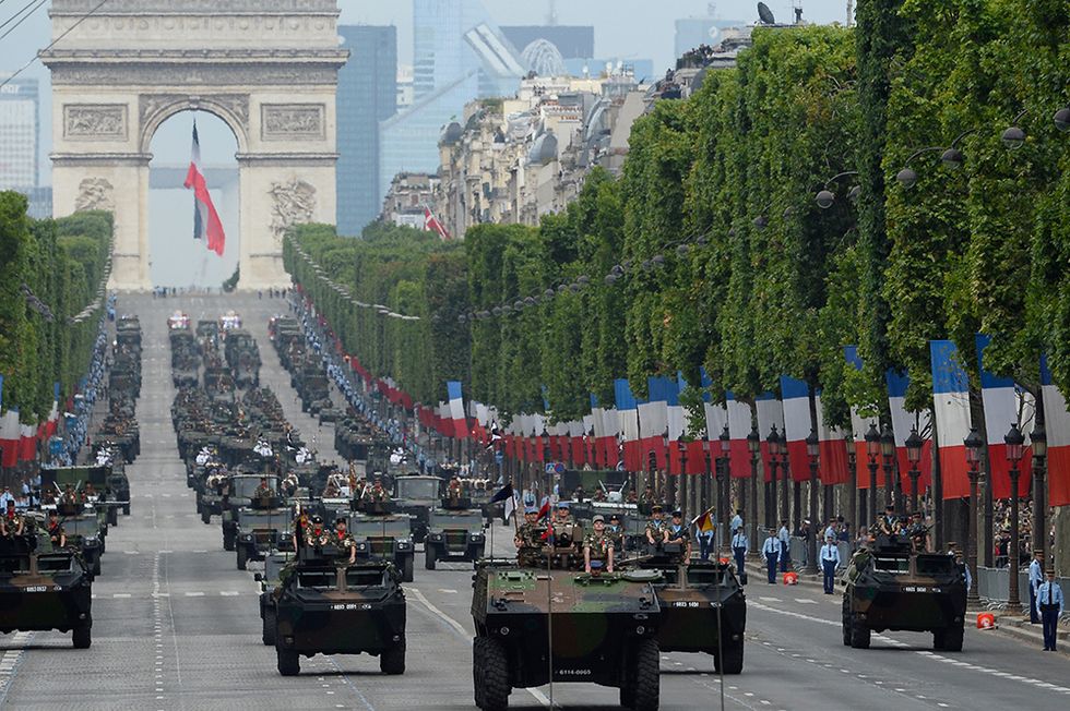 La Festa della Bastiglia a Parigi e altre foto del giorno, 14.07.2014