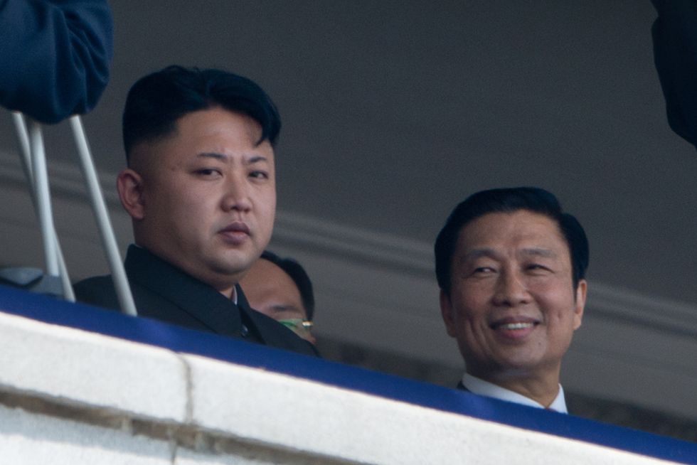 Corea del Nord: Kim Jong-un cade dai tacchi