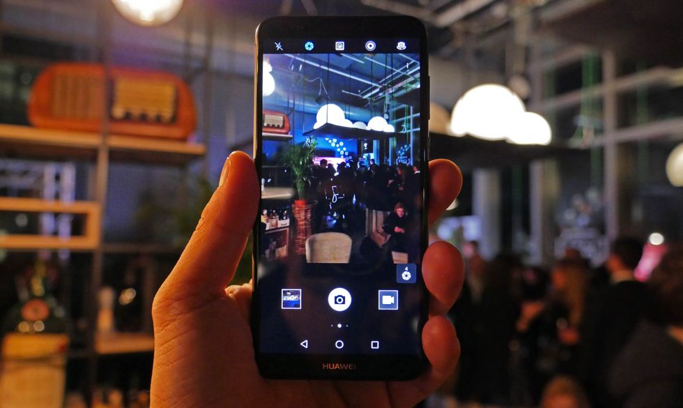 Huawei P Smart, il telefono full screen che non costa uno sproposito