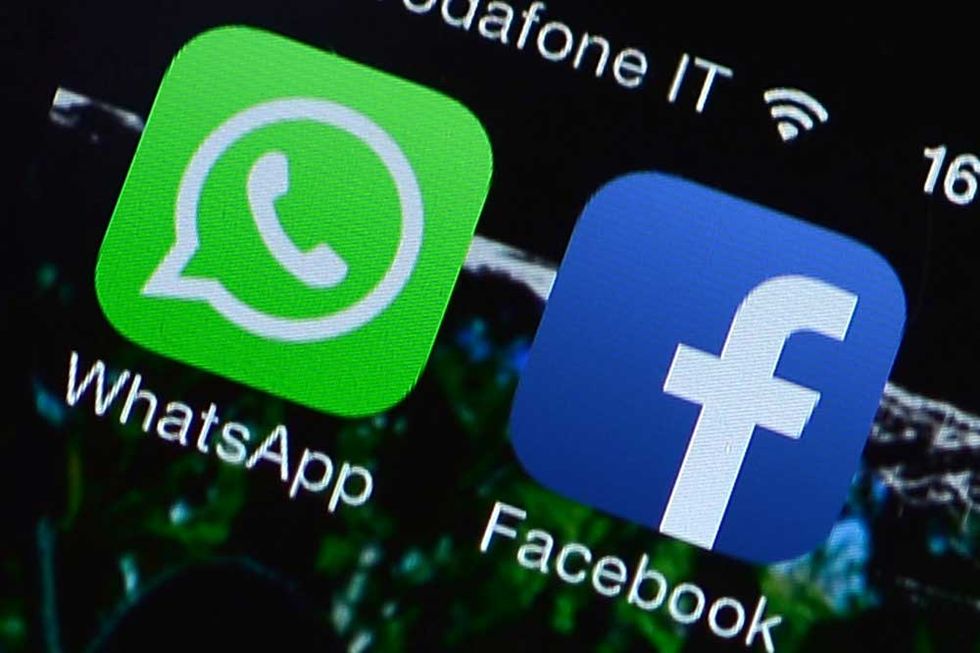 Passare da Facebook a WhatsApp? Fra poco basterà un clic