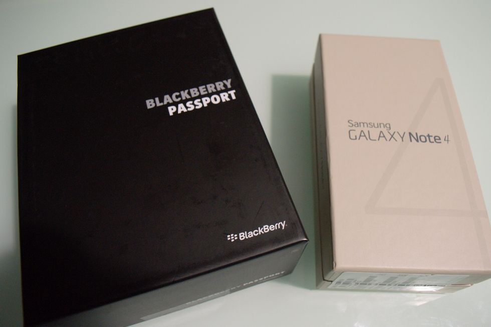 Samsung Galaxy Note 4 vs BlackBerry Passport: lo scontro tra titani