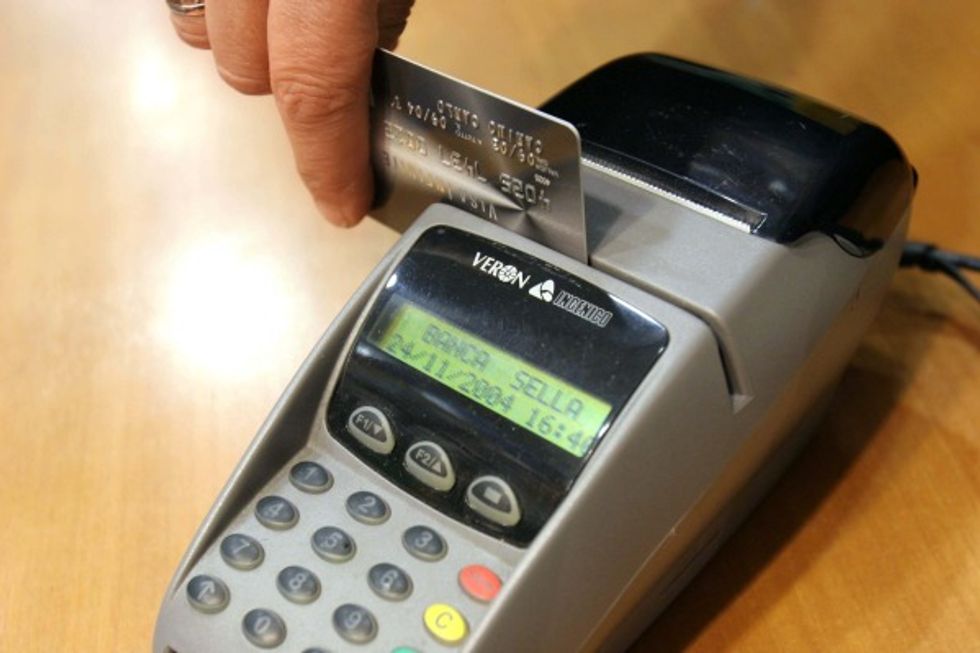 Bancomat: calano le commissioni, ma per i consumatori risparmi minimi