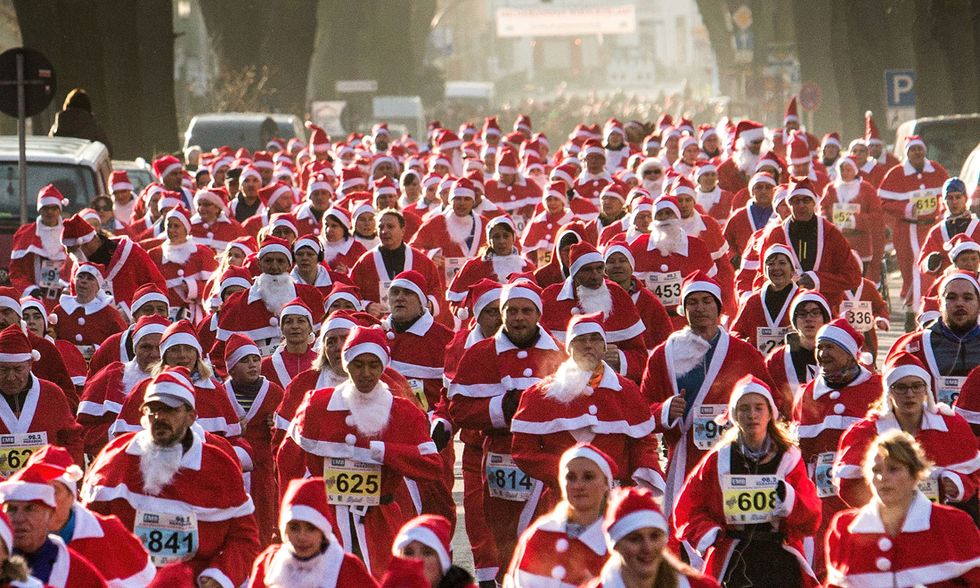 Santa Run, la corsa dei Babbi Natale in Germania