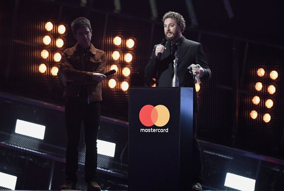 Brit Awards: i veri vincitori sono George Michael e David Bowie