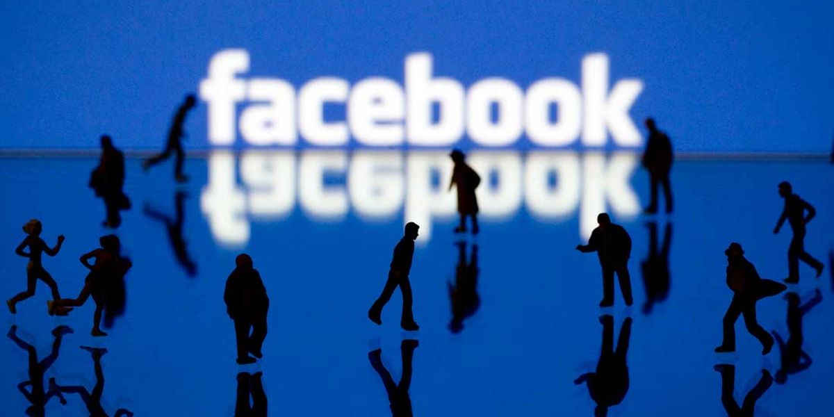Facebook sotto accusa, l'app scarica la batteria dello smartphone