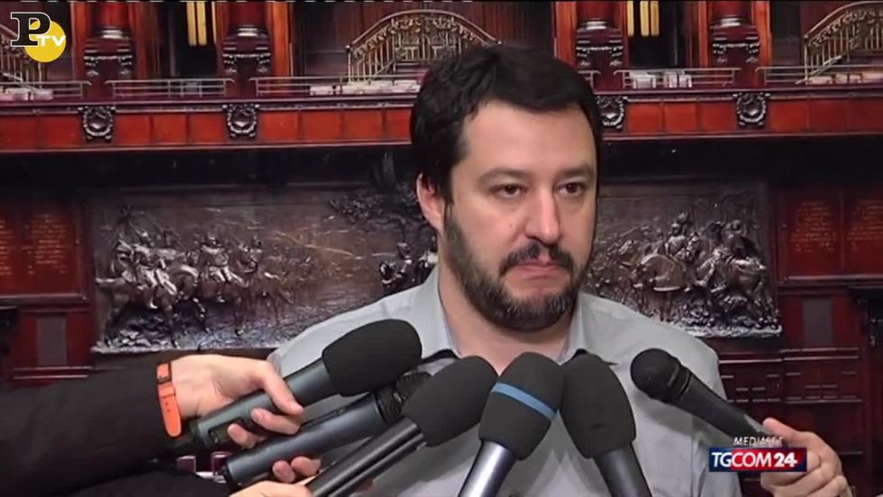Il "vaffa..." di Salvini alla Consulta