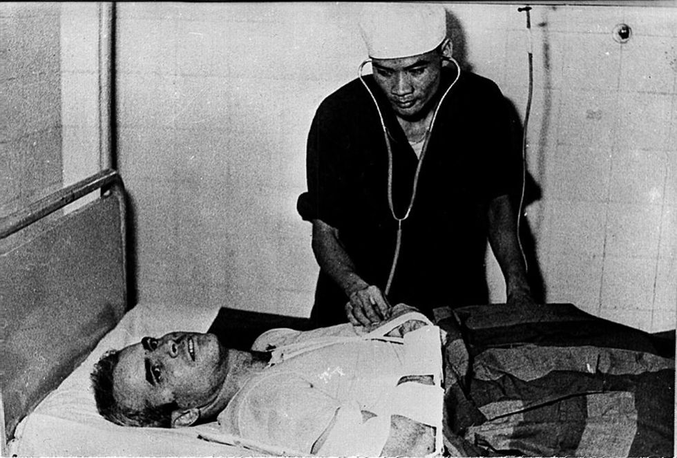 John McCain prigioniero nell'"Hanoi Hilton" - Foto