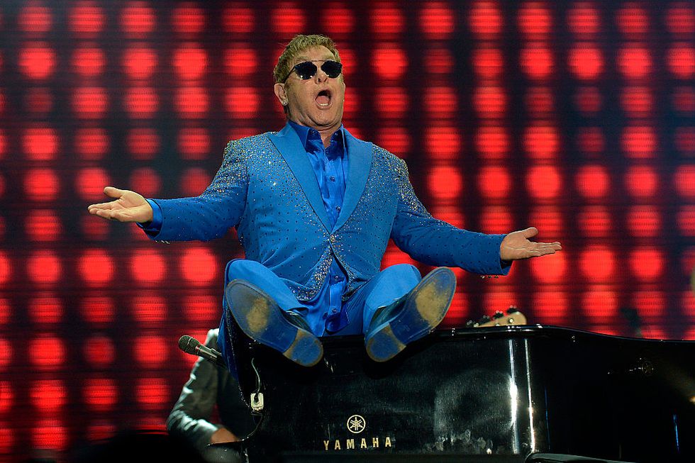 Elton John compie 70 anni: la sua storia in 10 immagini cult
