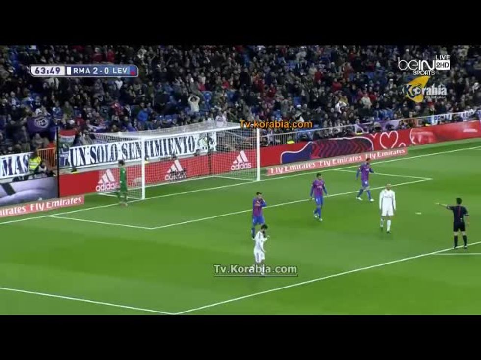Calcio: l'incredibile colpo di tacco di Benzema