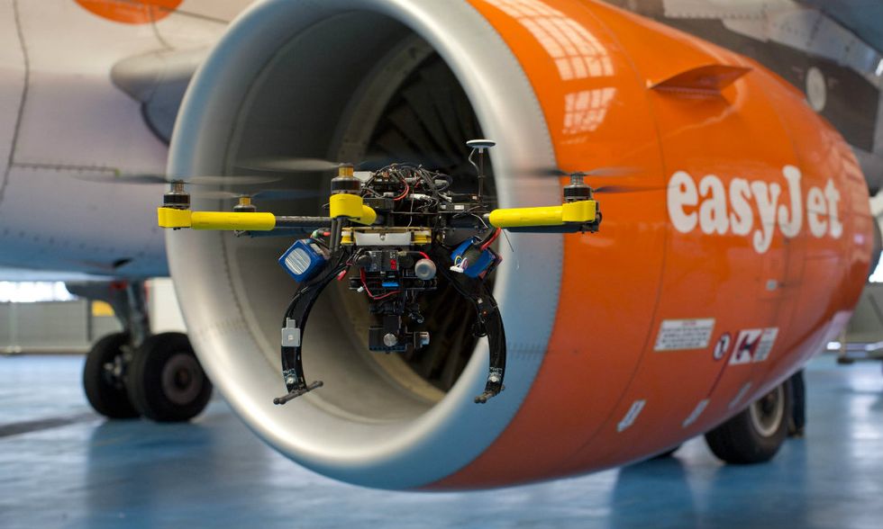 Droni e realtà aumentata al servizio degli aerei
