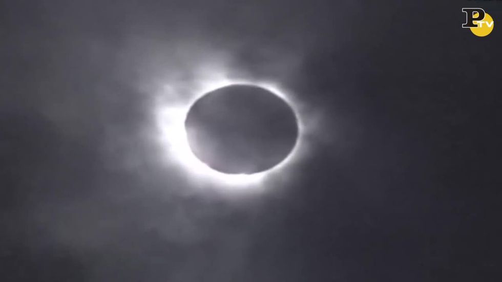 Eclisse solare vista dalle Far-Oer
