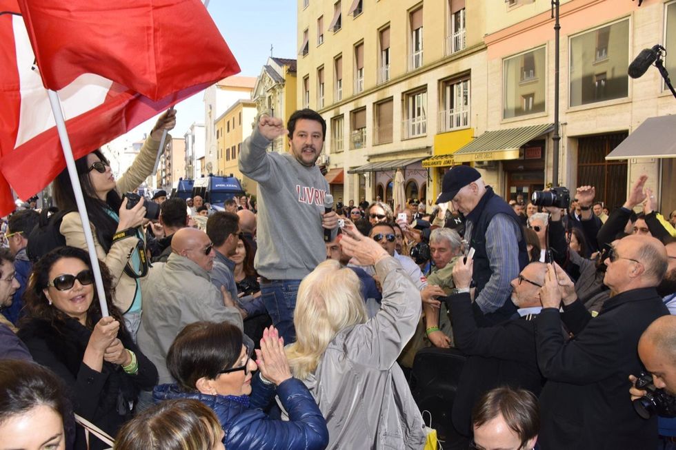 Livorno, uova contro Salvini - Le foto