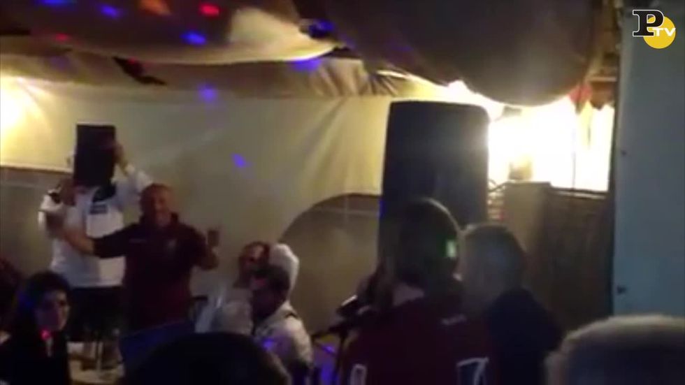 Moro canta "Vincerò" alla festa della Salernitana