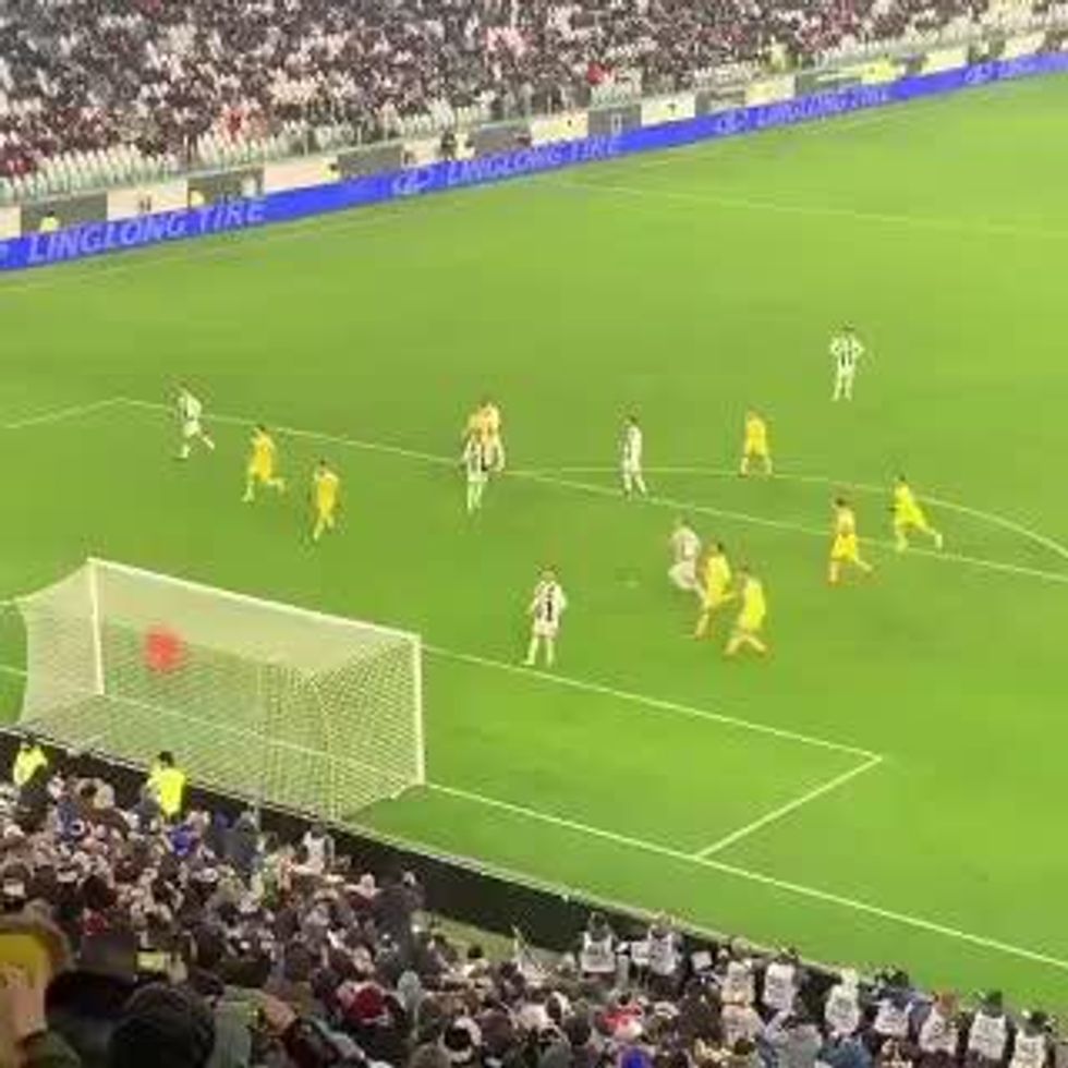 Cristiano Ronaldo sbaglia un rigore: parata di Sorrentino in Juventus-Chievo I VIDEO