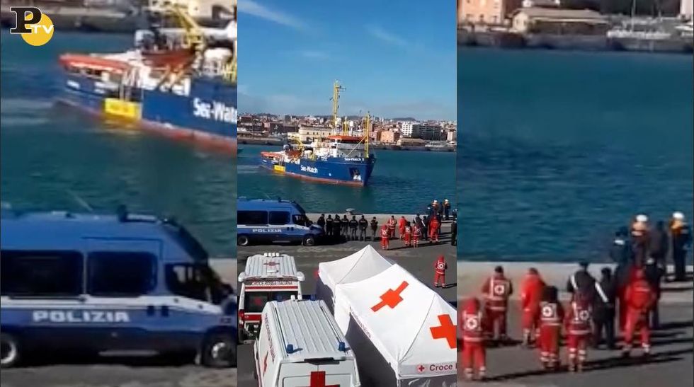 Sea Watch, lo sbarco dei 47 migranti a Catania | video