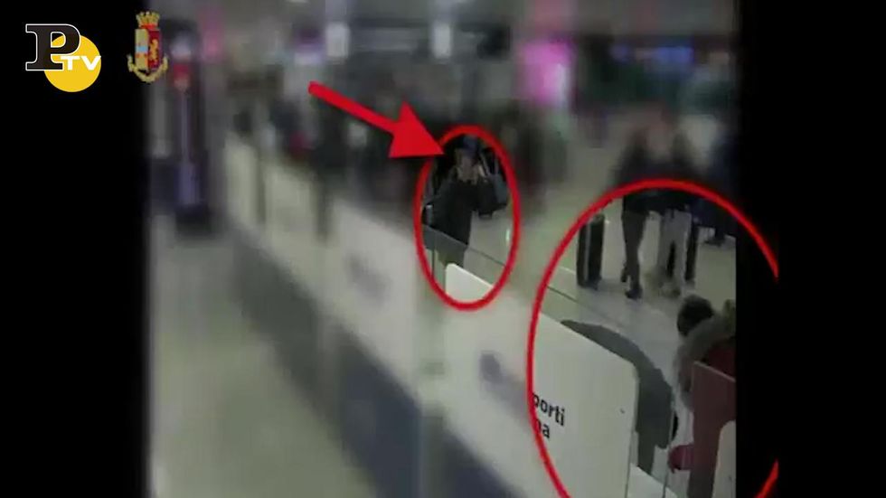 Aeroporto Fiumicino, borseggiatore seriale arrestato dalla polizia