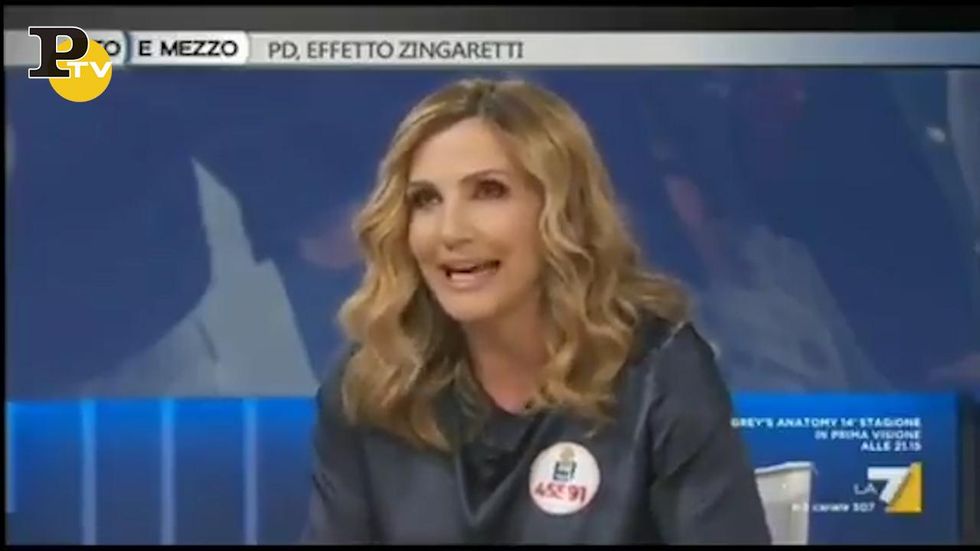 Lorella Cuccarini, gaffe a Otto e mezzo: "Non votavamo da 10 anni"