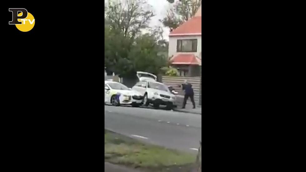 Nuova Zelanda, il momento dell'arresto di uno dei terroristi