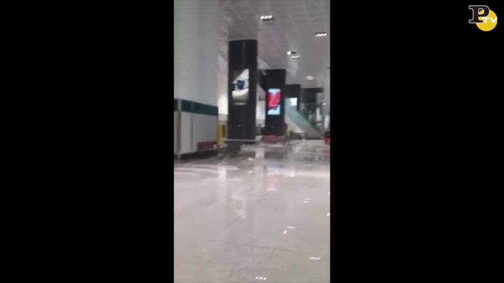Maltempo: crolla soffitto a Malpensa - video
