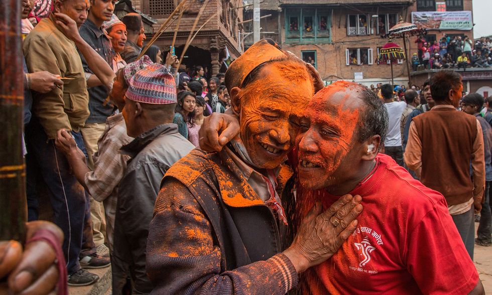 Nepal, l'anno nuovo accolto nel vermiglio